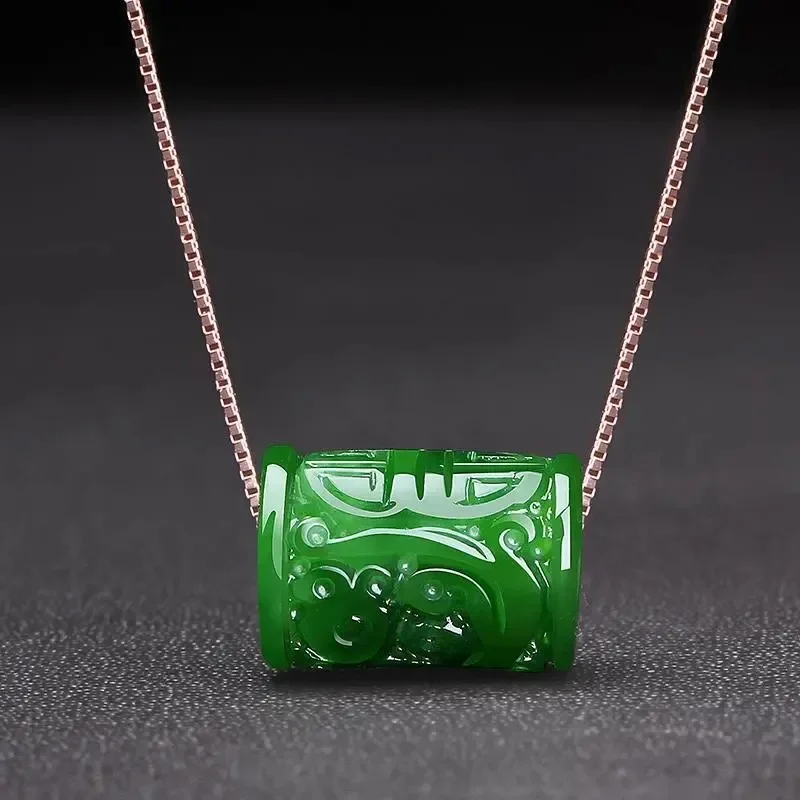 Naturalny zielony jadeitowy wisiorek z koralików na pieniądze Naszyjnik Urok Biżuteria Akcesoria modowe Ręcznie rzeźbione prezenty dla mężczyzny Amulet szczęścia