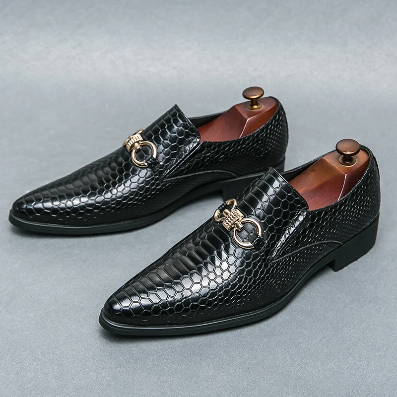 Fashion Brand Snake Skin Pattern Design Luxury High-quality Decorative Buckle Men Shoe Comfortable Bright Pointed Surface Loafer