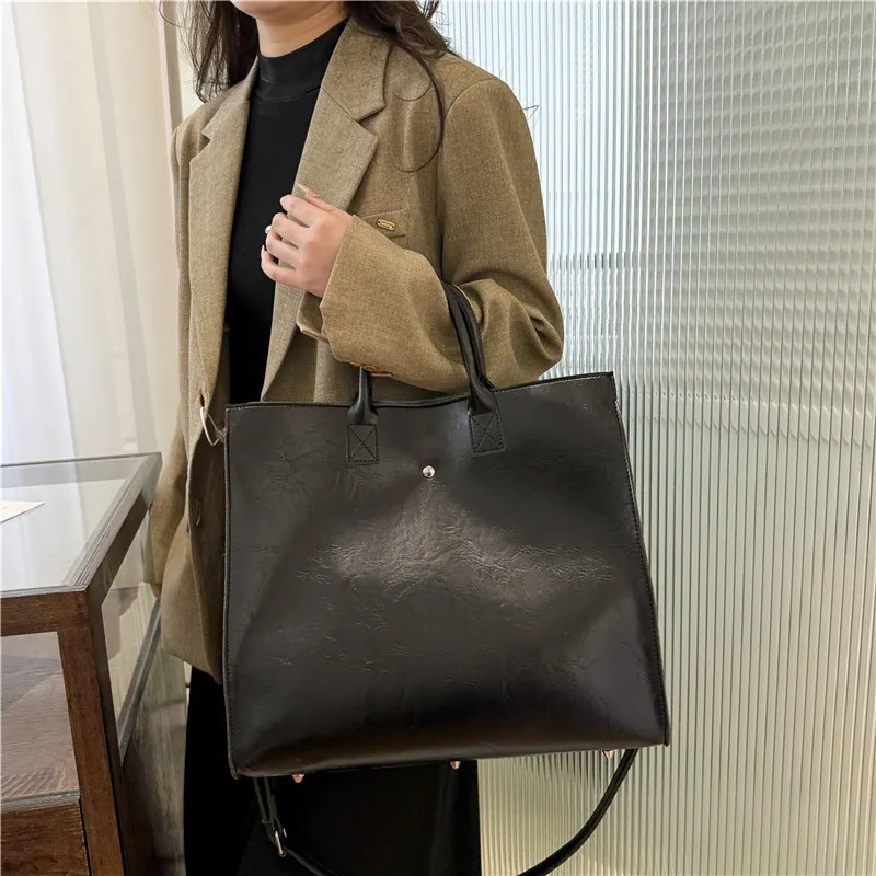 Korean Style Large Capacity Bag2024New Fashion Retro Tote Bag Niche Casual Shoulder Handbag Messenger Bag