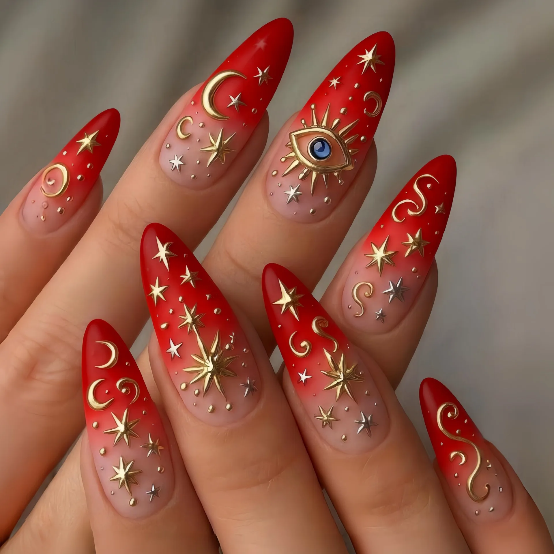 

Red gold gilt star moon magic eye gradual change smudge wear armor, fashionable manicure