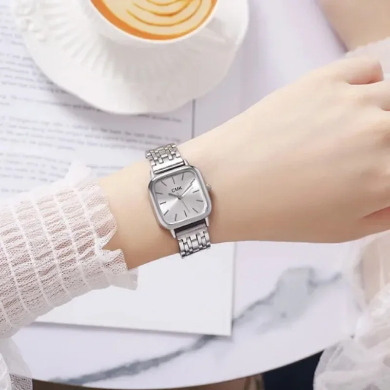 Montre-bracelet à quartz carrée en acier inoxydable pour femme, montres argentées pour femme, mode, 2024