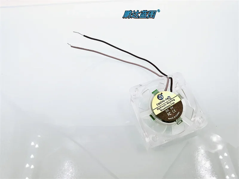 Brandneuer, leiser 3007-transparenter, beleuchteter blauer 3 cm großer Micro-5-V-USB-Router-Laptop-Lüfter, 30 x 30 x 7 mm