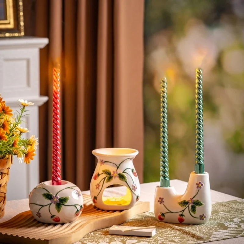 Decorative Ceramic Holders with Strawberry Floral Relief, White Desktop Tapered Candlestick Holders Decors for Y5GB