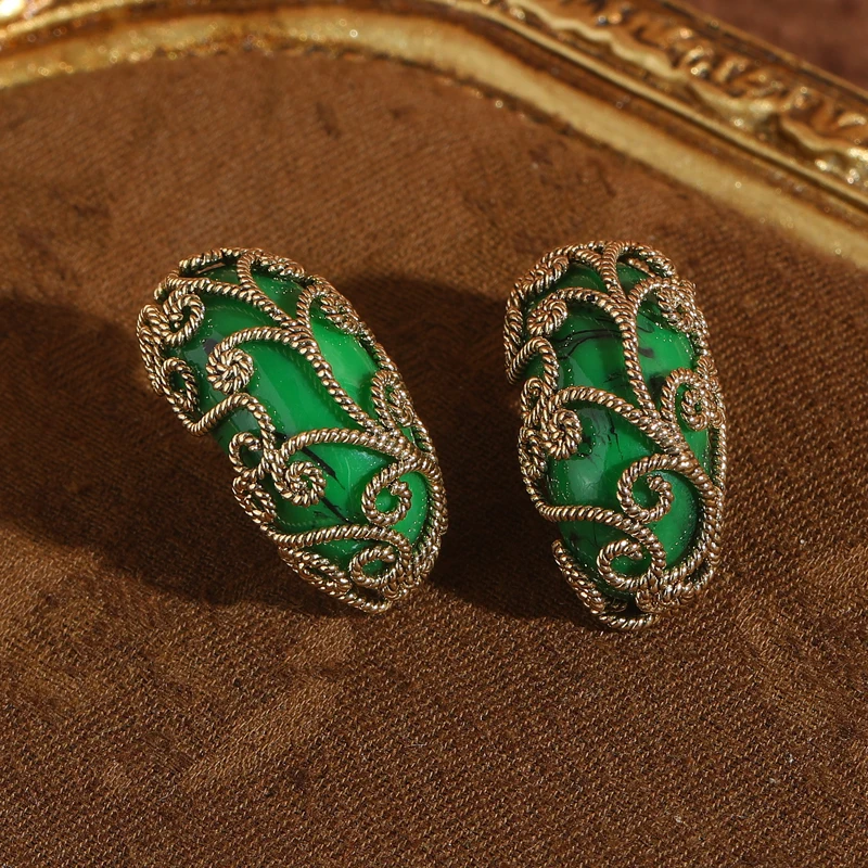 

Vintage Green Glass Hollow Stud Earrings Antique Palace Gold Plated Jewelry Unique Design Female Music Festival Art Deco