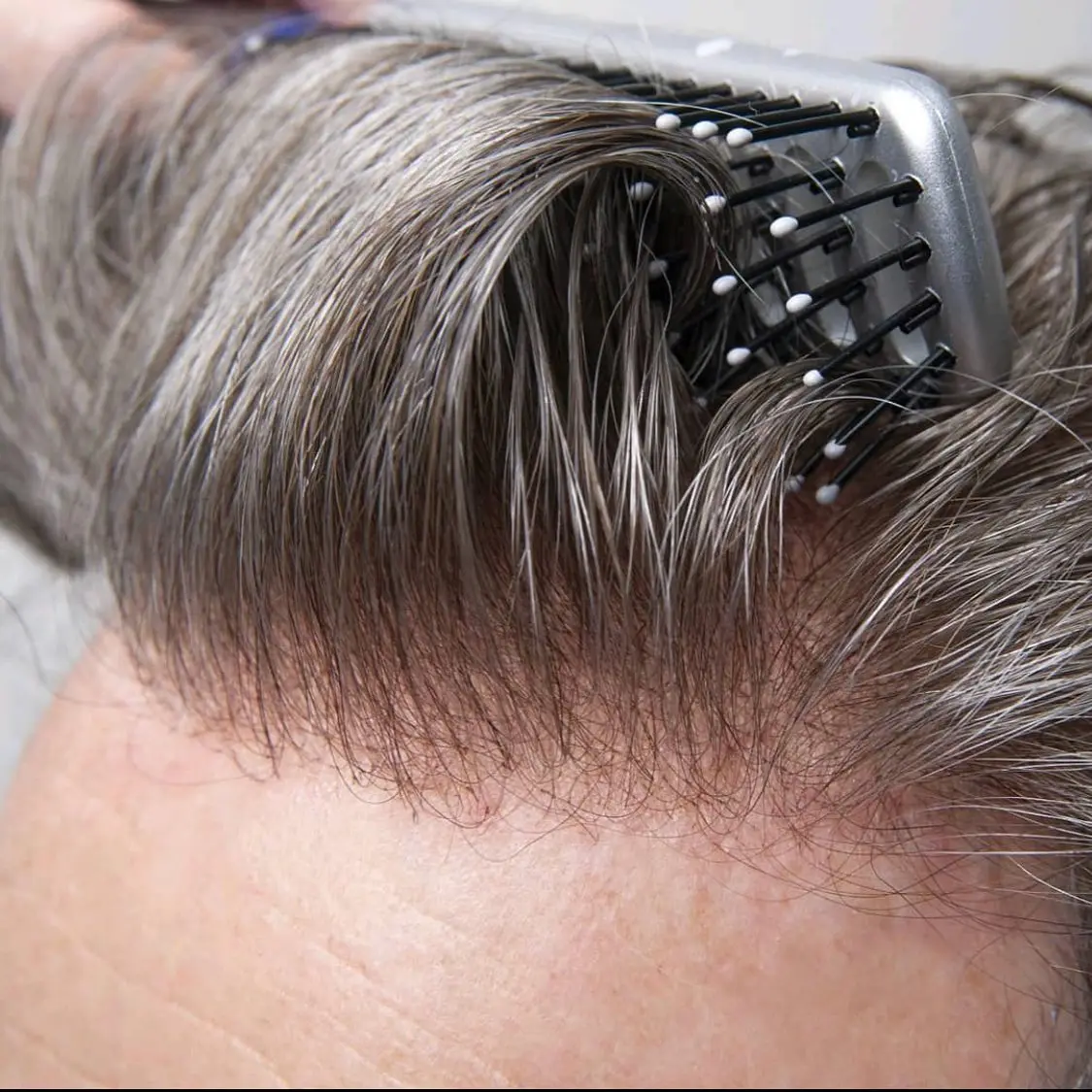 Peruka męska Microskin Naturalna linia włosów # 1B80 Szara fala Ludzkie włosy Tupecik męski Pełna skóra 0,02 mm Super niewidoczne Ultra cienkie męskie włosy