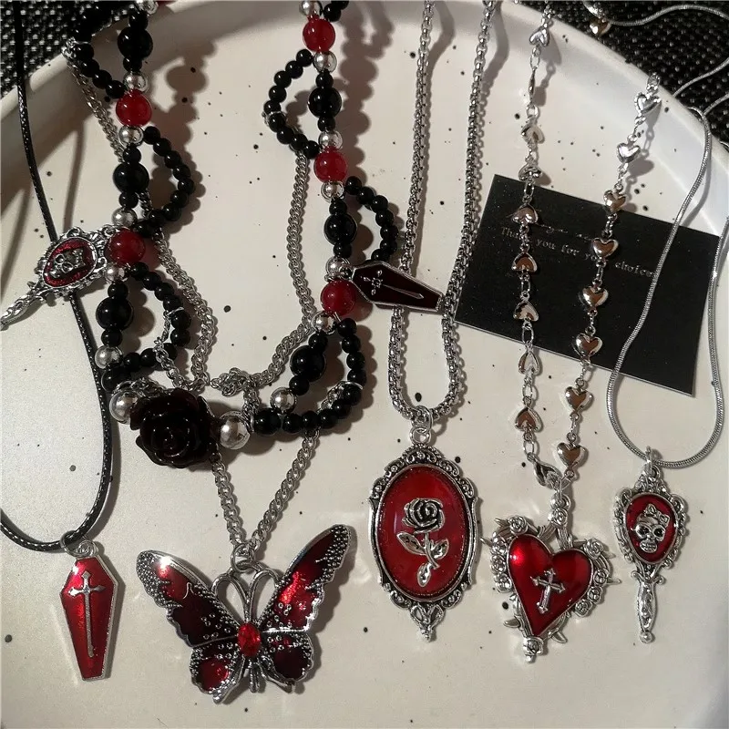 Colar de Coração com Espinhos e Borboleta Estilo Punk Gótico, Corrente de Contas Pretas, Joias Y2K, Joias de Moda Garbage Rock