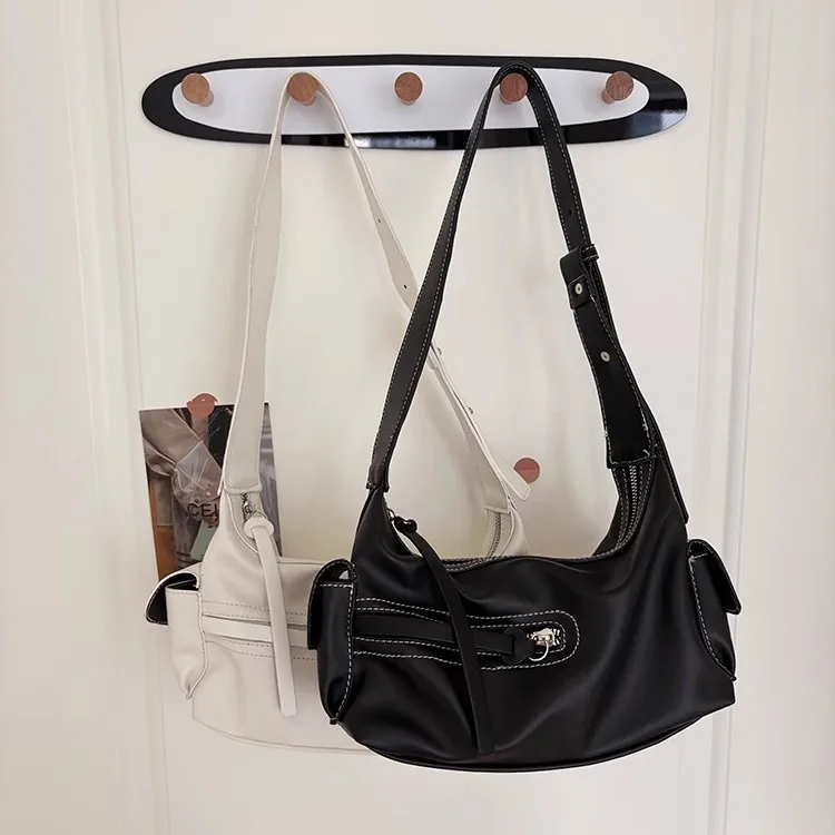 

Edgy moto Байкерская сумка Винтажная сумка на плечо для подмышек Компактная ручная мини-сумка с Attitude