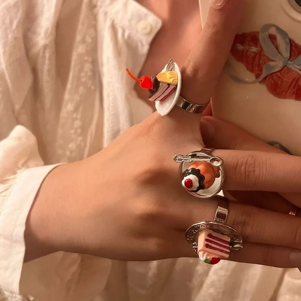 Anillo de moda con diseño de tarta de fresa, anillos abiertos exagerados para tarta de mousse, anillo de dedo vintage con forma de cuchara y gelatina, estilo hipster.