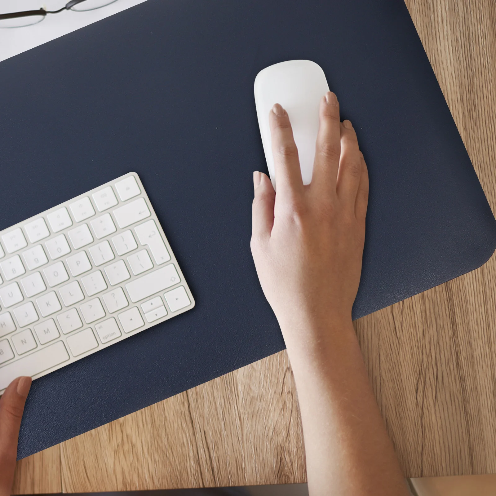 

Full Desk Mousepad Large Keyboard Mat Smooth Surface Comfortable Hand Feeling Multi-Function Practical Desk Mat