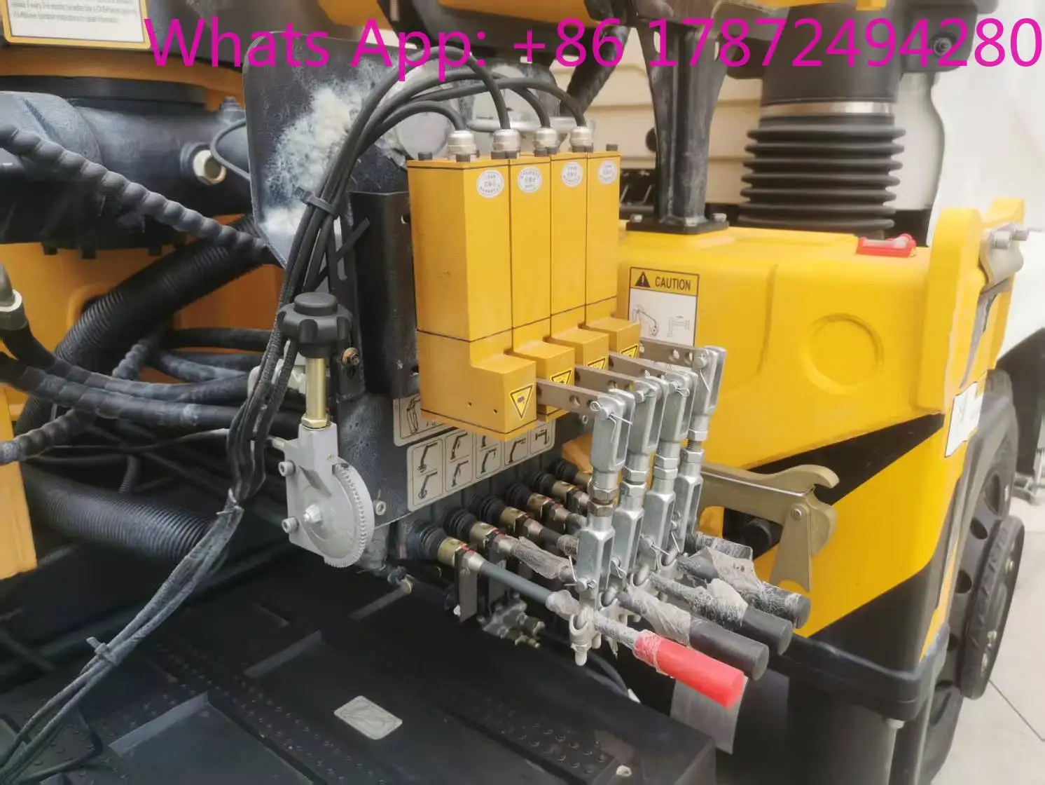 

Новейшие технологии 2026 года: Беспроводное дистанционное управление для кранов с 4-штоковым муфтовым двигателем TK, подходящее для автокранов.