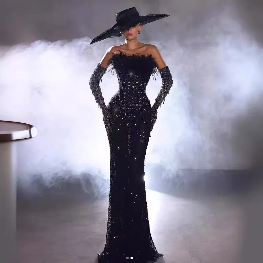 

Европейский и американский топ из страусиной шерсти с бусинами для ногтей, перчатками с высокой талией и модное яркое сценическое вечернее платье с пайетками