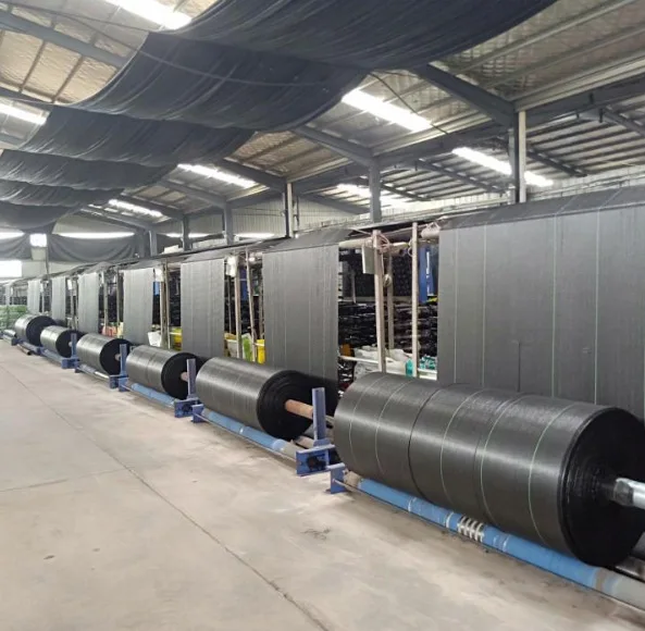 2025년 상업용 내구성 정원 플라스틱 멀칭 필름 농업용 온실 멀칭 필름 잡초 방지 매트 천