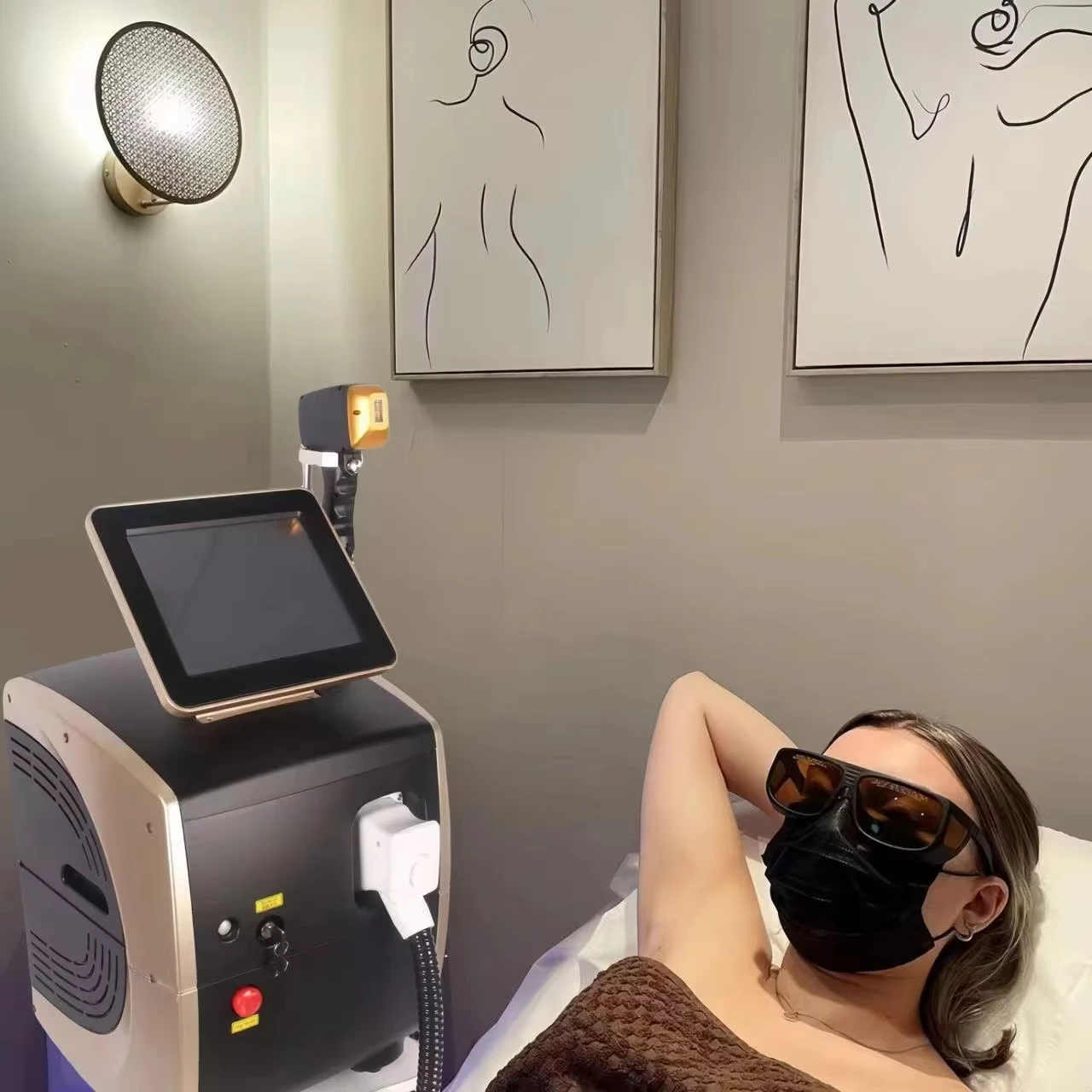 Máquina profesional de blanqueamiento de la piel, depilación con diodo de tres longitudes de onda 755/808/1064nm, indolora, de titanio hielo no invasivo