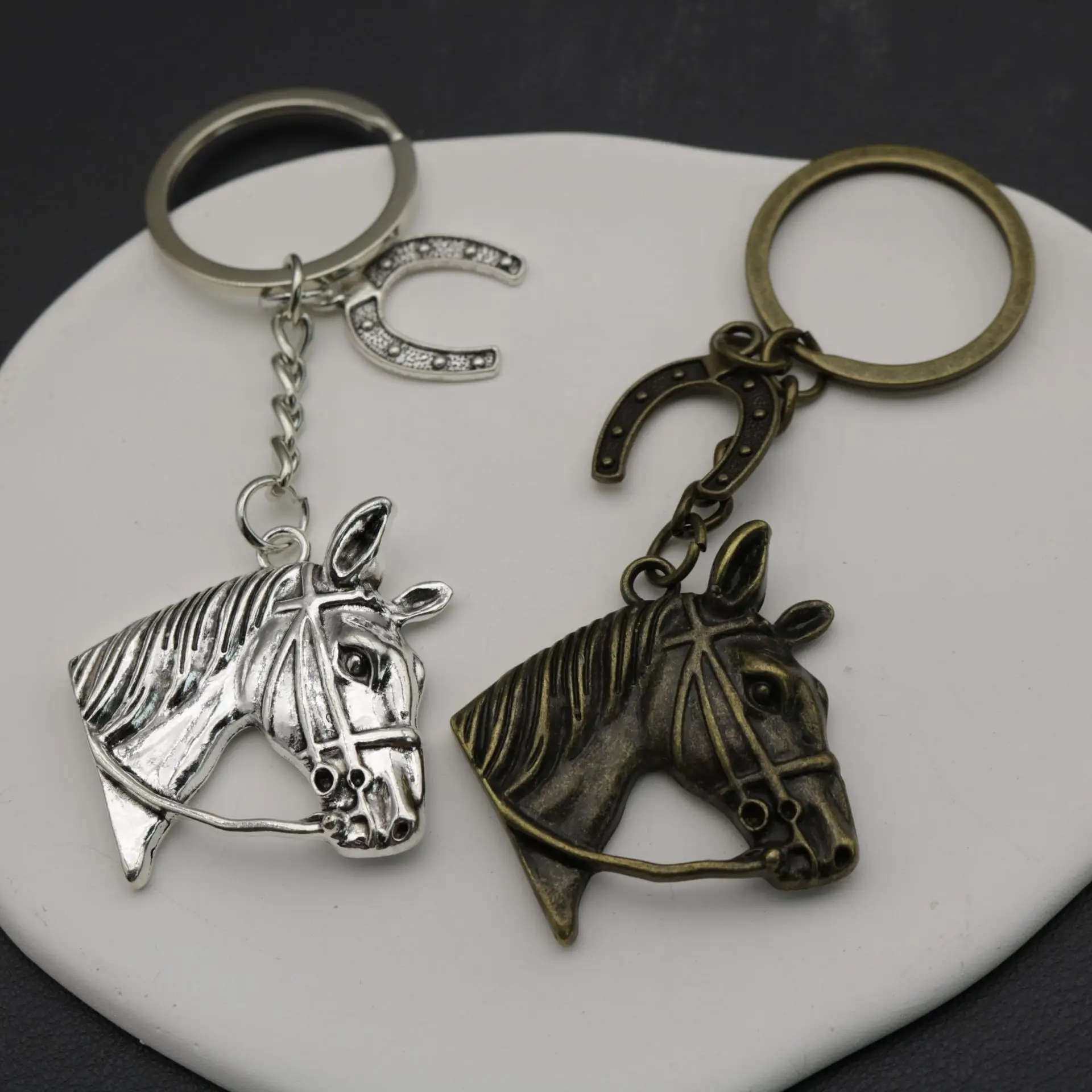 Creative keychain alloy horsehead vintage keychain TQ238