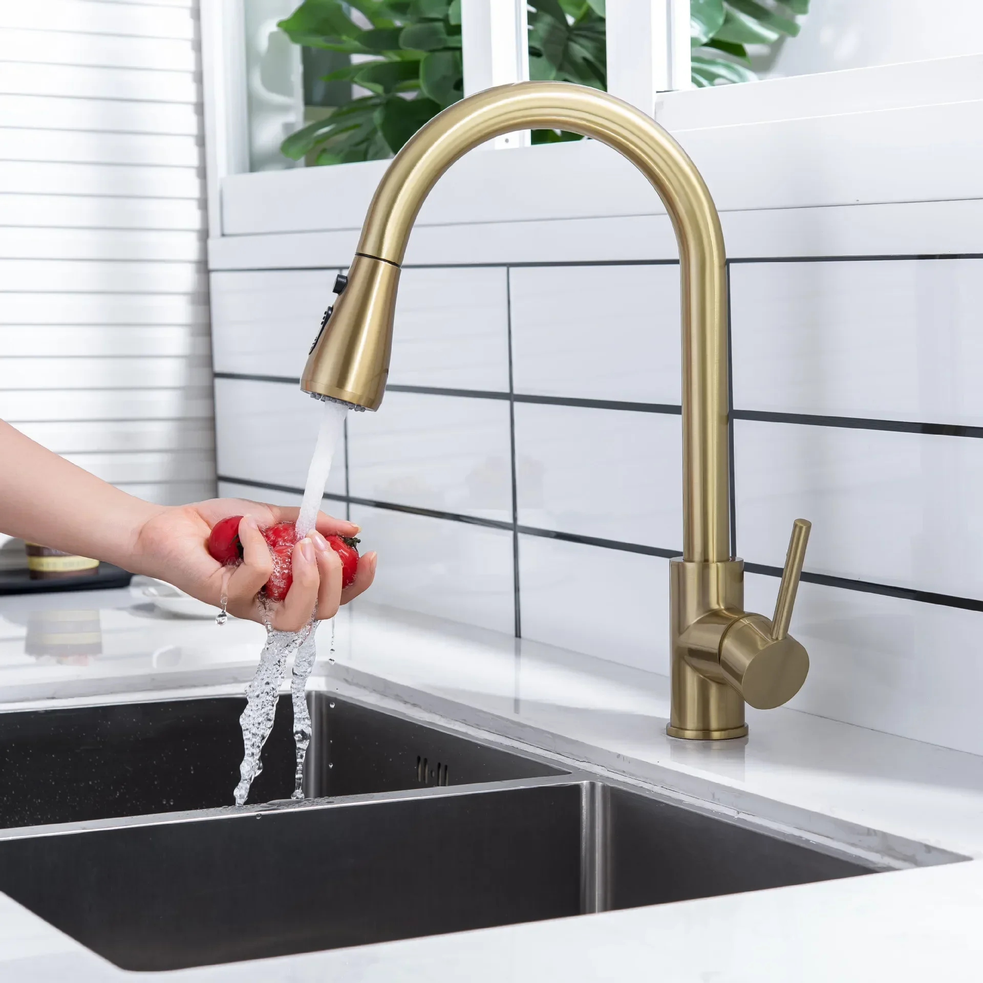 

Stainless Steel Sprayer Kitchen Faucets Pull Out Bathroom Mixer Tap Deck Mounted Home Improvement Hot and Cold Water Tap