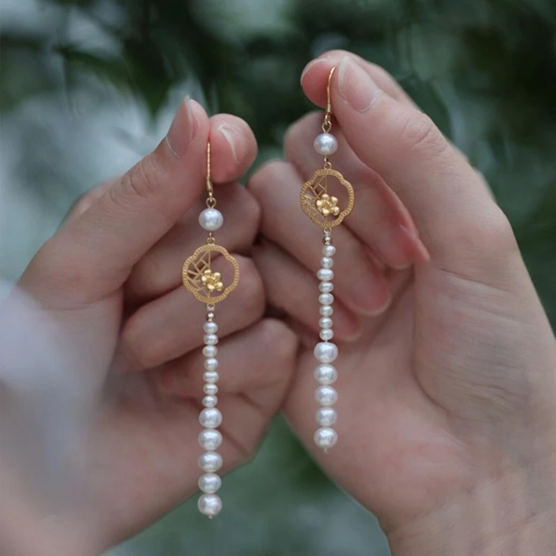 

Chinese Classical Style Elegant Water Droplet Shaped Hollow Flower Long Tassel Women's Earrings Retro Accessories