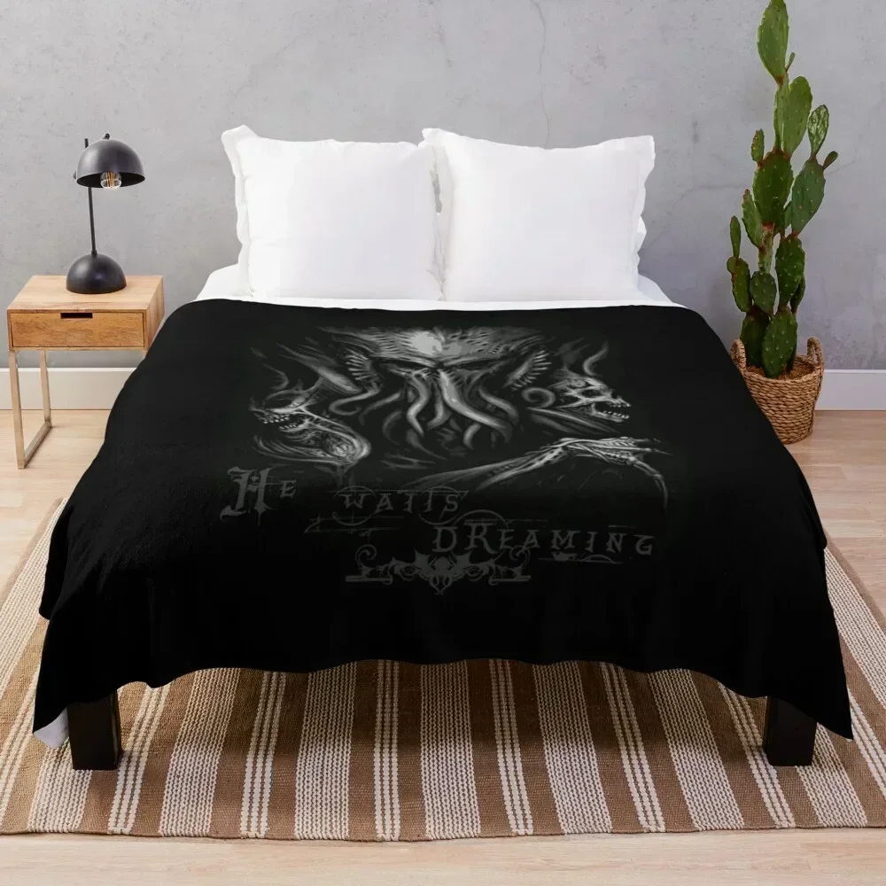 

Cthulhu 'He waits dreaming' (H.P. Lovecraft) Throw Blanket Stylish Decor Blanket Gift for Friends Roommate