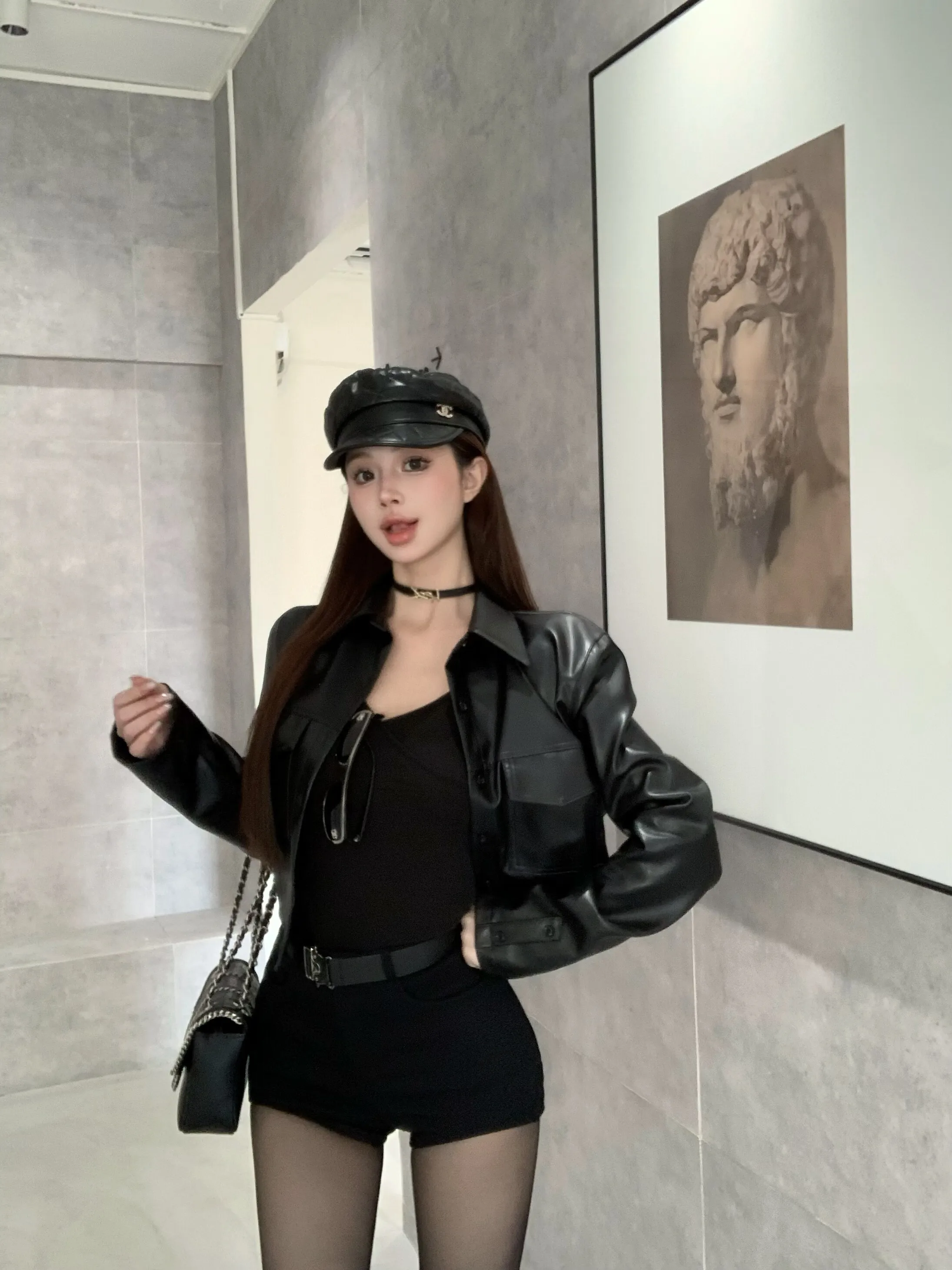 

Черная короткая куртка из искусственной кожи для женщин, зимняя, премиум-класса, в байкерском стиле, повседневная, американская мотоциклетная одежда, с отложным воротником