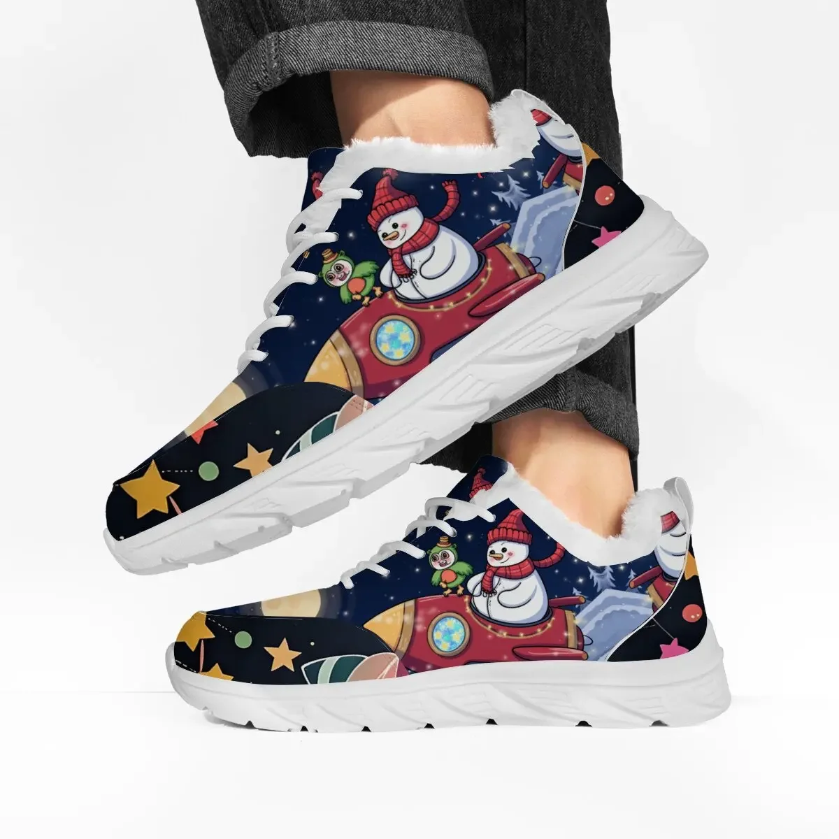 

Легкая новая мягкая повседневная спортивная обувь унисекс для родителей и детей большого размера из летающей ткани с цветными блоками и мультяшным дизайном