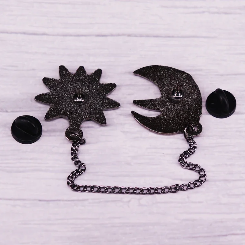Anime Soul Eater The Sun N Moon Brooch Pins Chain Badge Backpack Decoration Nights of Halloween Jewelry Accessories