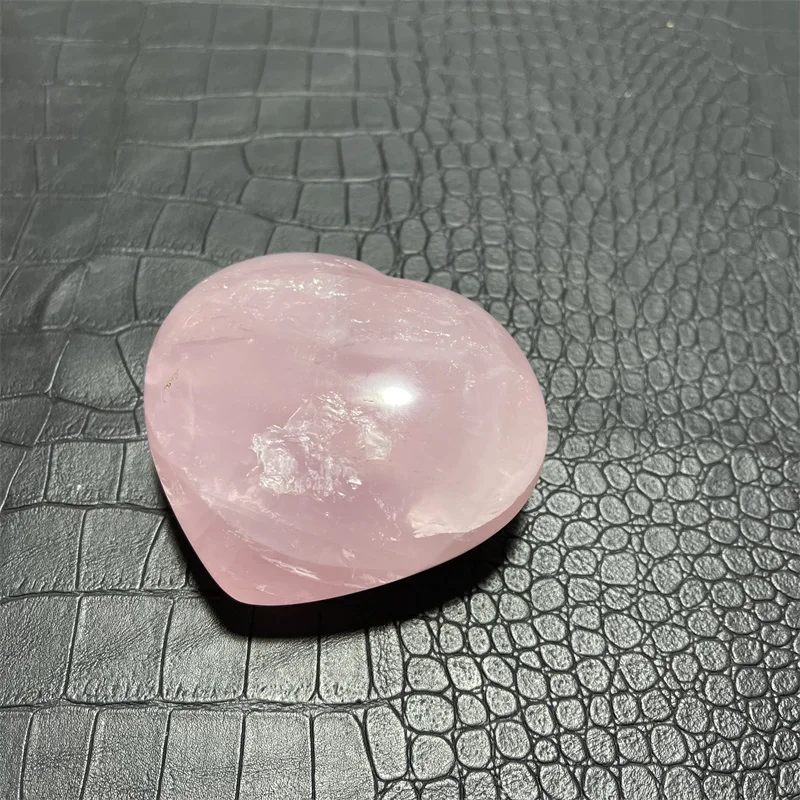 315g Natural pink rose quartz crystal heart specimen crystal Healing