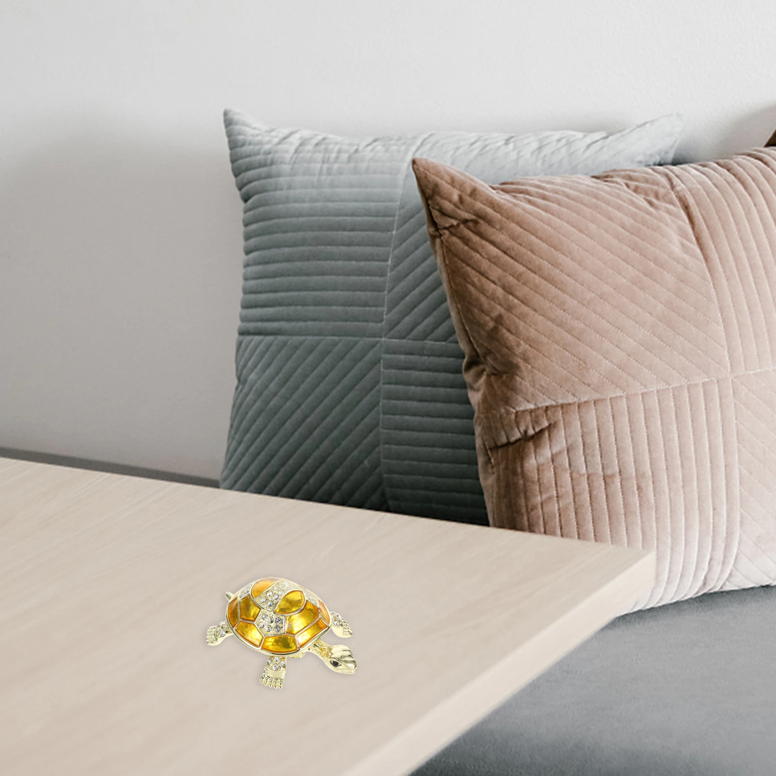 

Stylish Animal Themed Jewelry Storage Box Turtle Design Metal Trinket Case for Small Accessories Office Room Decoration