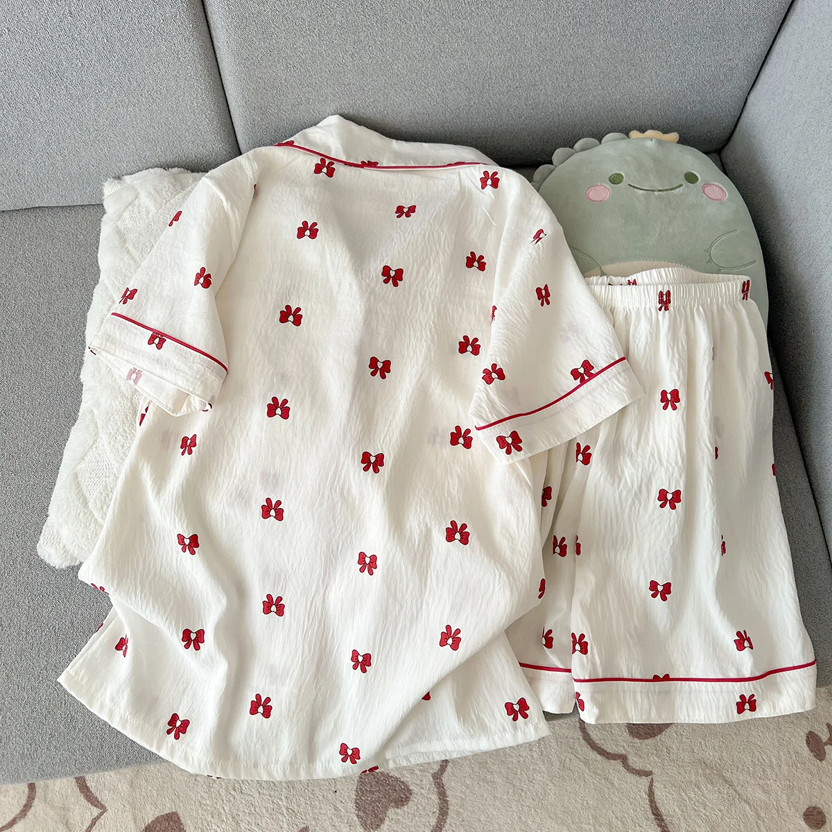 Summer Short Sleeved Pajamas for Women Comfortable Popular Short Shorts for Outerwear Bow Print Girl Sleepwear Homewear