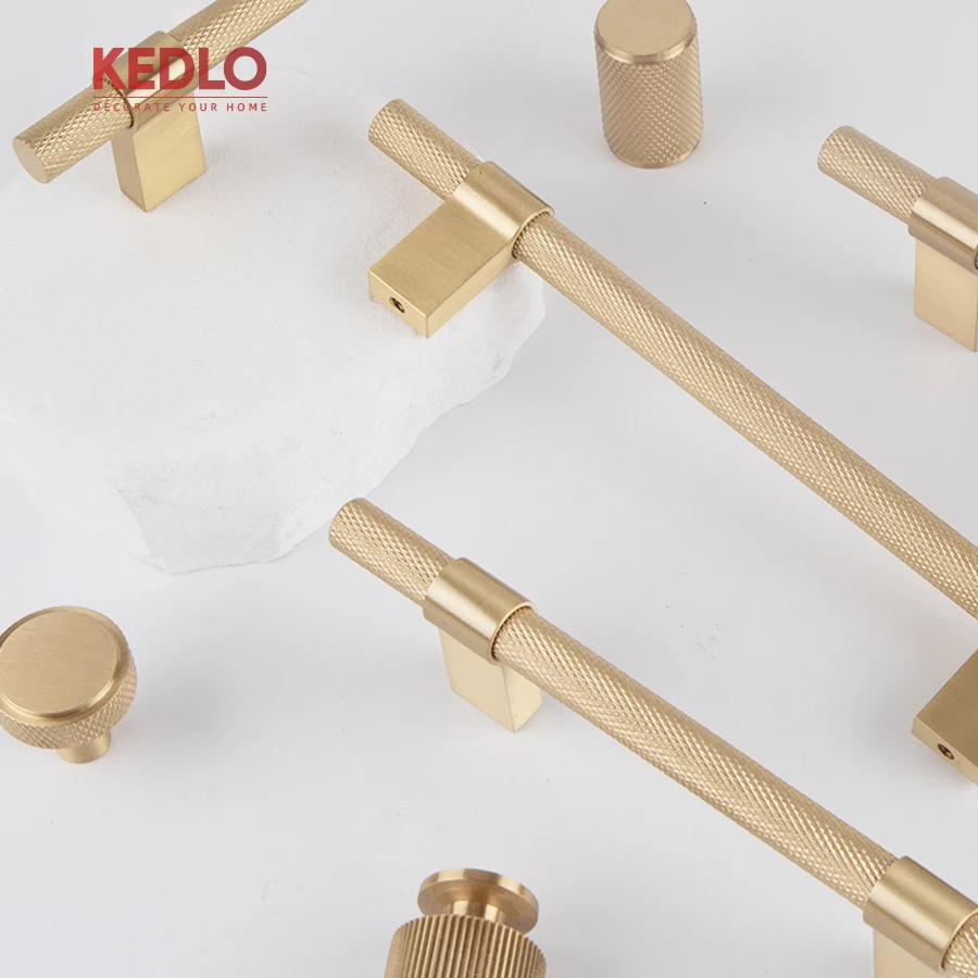 KEDLO Massiver Messinggriff mit Rändelung, klassisch, 500 mm, europäischer Luxusmöbelgriff, gebürstetes Messing, langer Griff – Detail 1