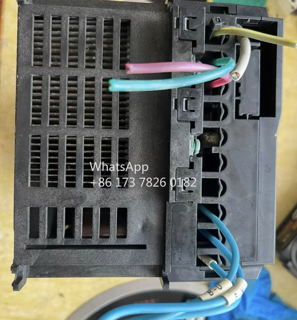 Gebruikte FRN0018F2S-4C 5,5 kw converter