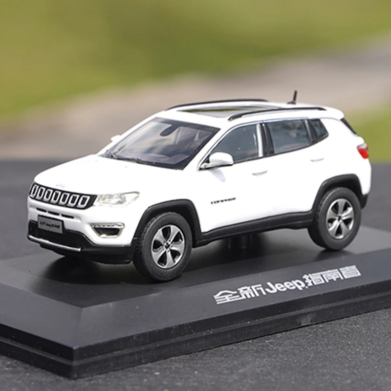 1:43 Scale Diecast Alloy JEEP COMPASS Off-road Vehicle Cars Toys Cars Model Classics Adult Souvenir Collectibles Gifts Display