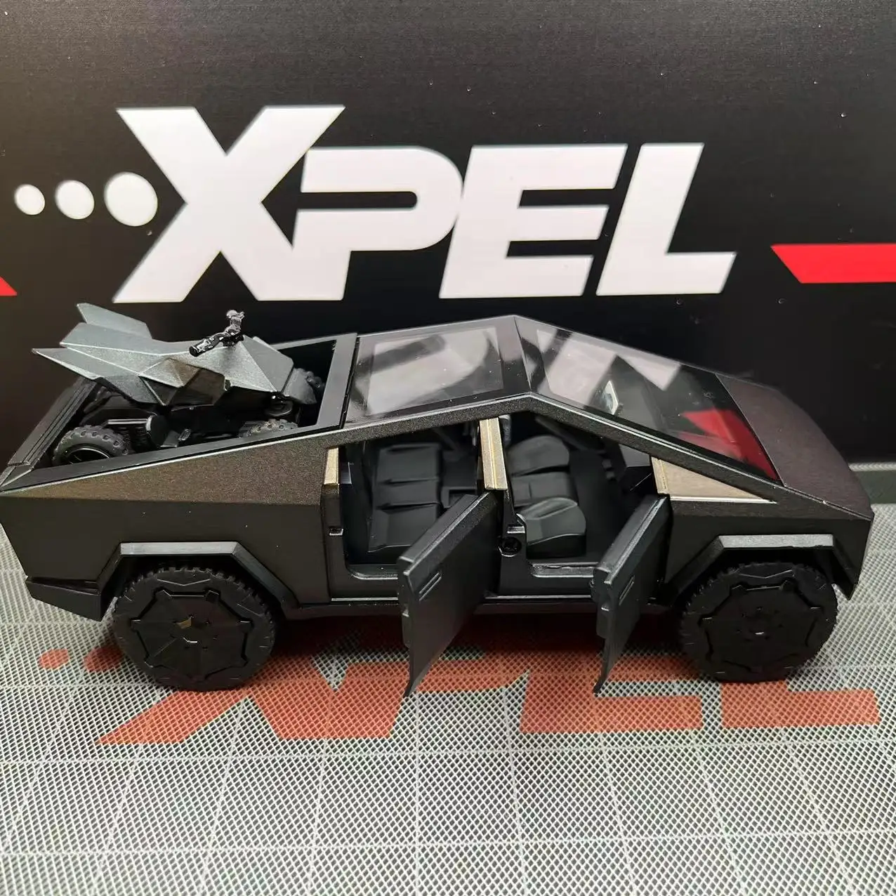 1/32 テスラ Cyber​​truck ピックアップモデル S モデル X モデル Y おもちゃの車ダイキャストメタルオフロードコレクションプルバックサウンドライトギフト少年