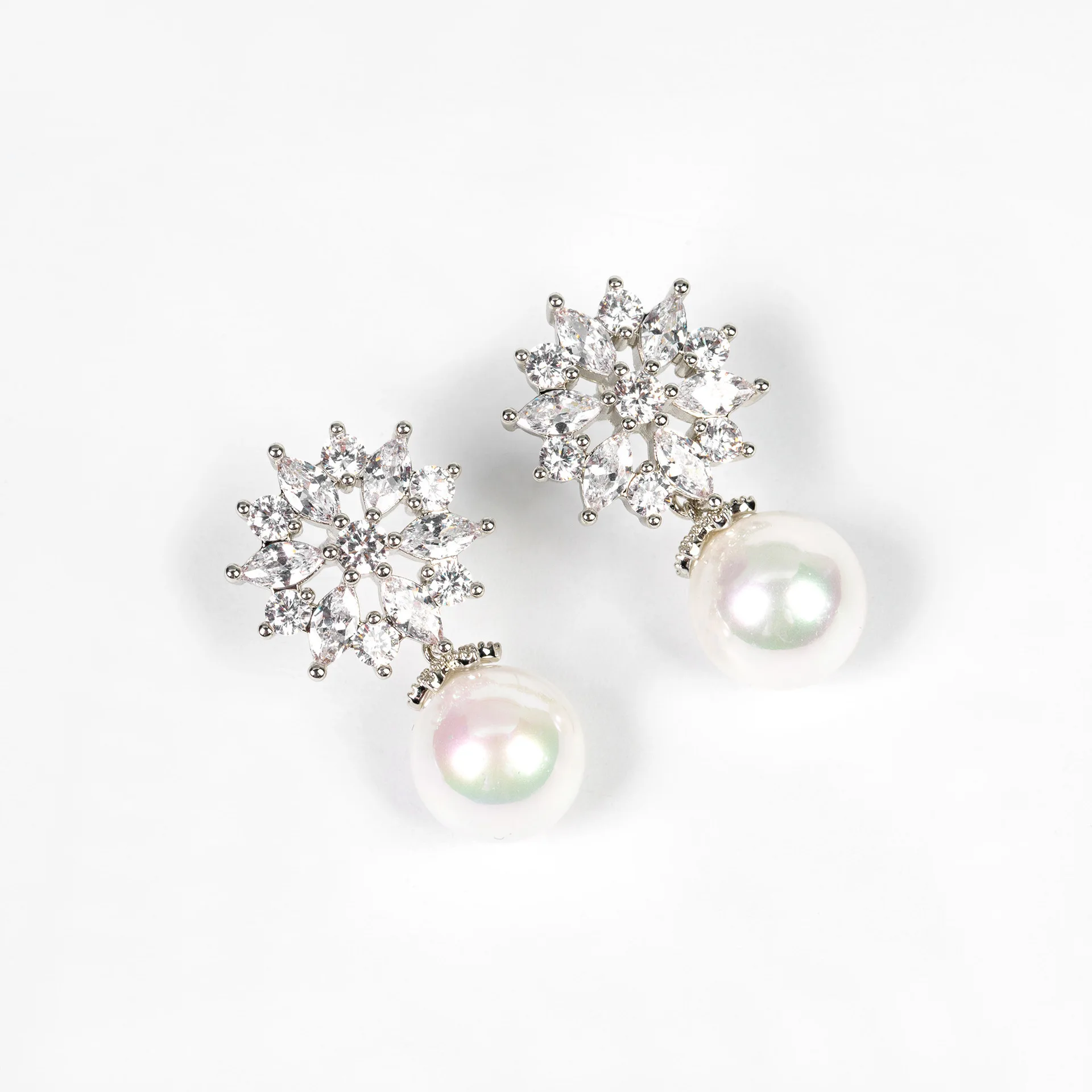 Cubic Zirconia Sun Flower Stud Earrings Full Rhinestone Floral Earrings Women Fashion Jewelry Party Wedding Matching Accessories