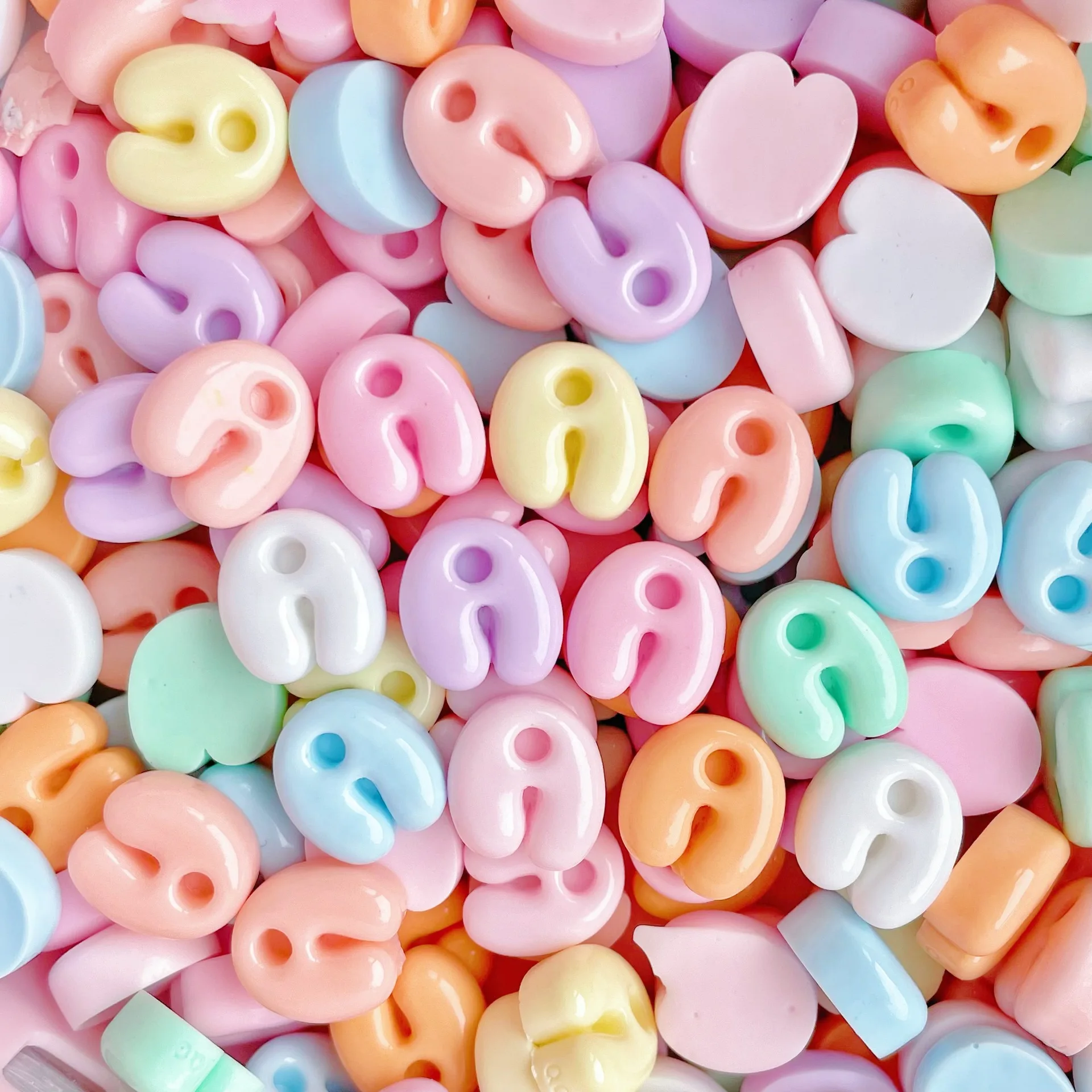 100pcs Single Choice 26 English Letters Mini Small Resin Accessories Letter Cream Glue Hair Clip Phone Case Accessories Material