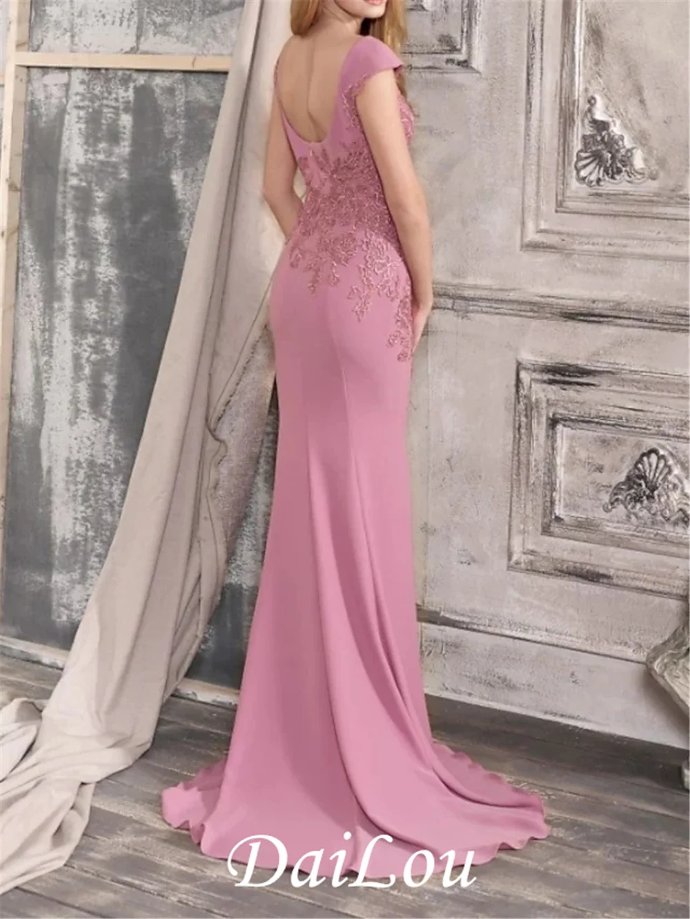 Beautiful Back Sexy Engagement Formal Evening Dress Boat Neck Sleeveless Court Train Lace with Appliques