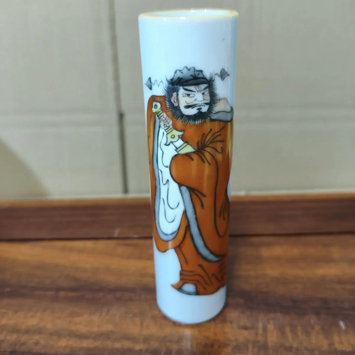 Tube à encens vintage en porcelaine Famille Rose peint à la main, motif figurine Zhong Kui, support à encens en céramique, vase de rangement