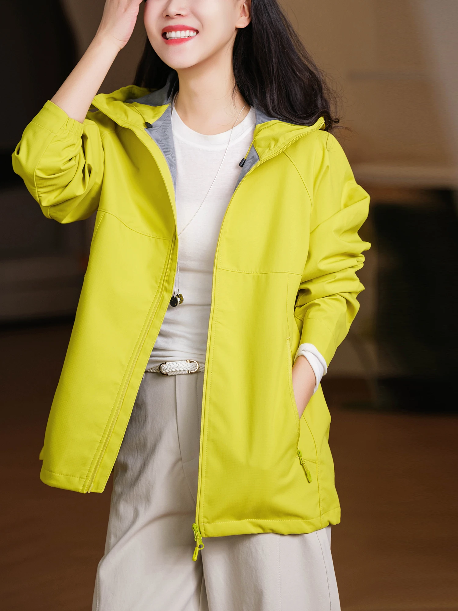 

Гладкая ветрозащитная пыленепроницаемая куртка из полиэфирного волокна, повседневная, с длинными рукавами, средней длины, на молнии, с капюшоном