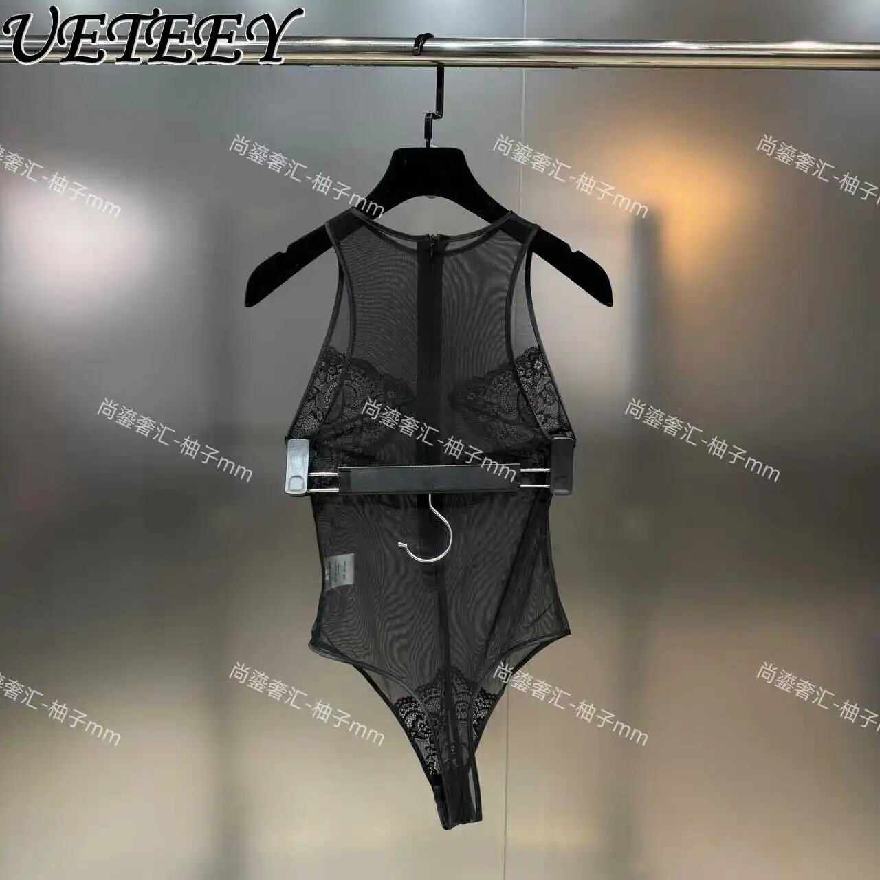 Gilet intero patchwork in pizzo estivo Canotte senza maniche nere sexy e gonna corta aderente dorata Set di fascia alta alla moda