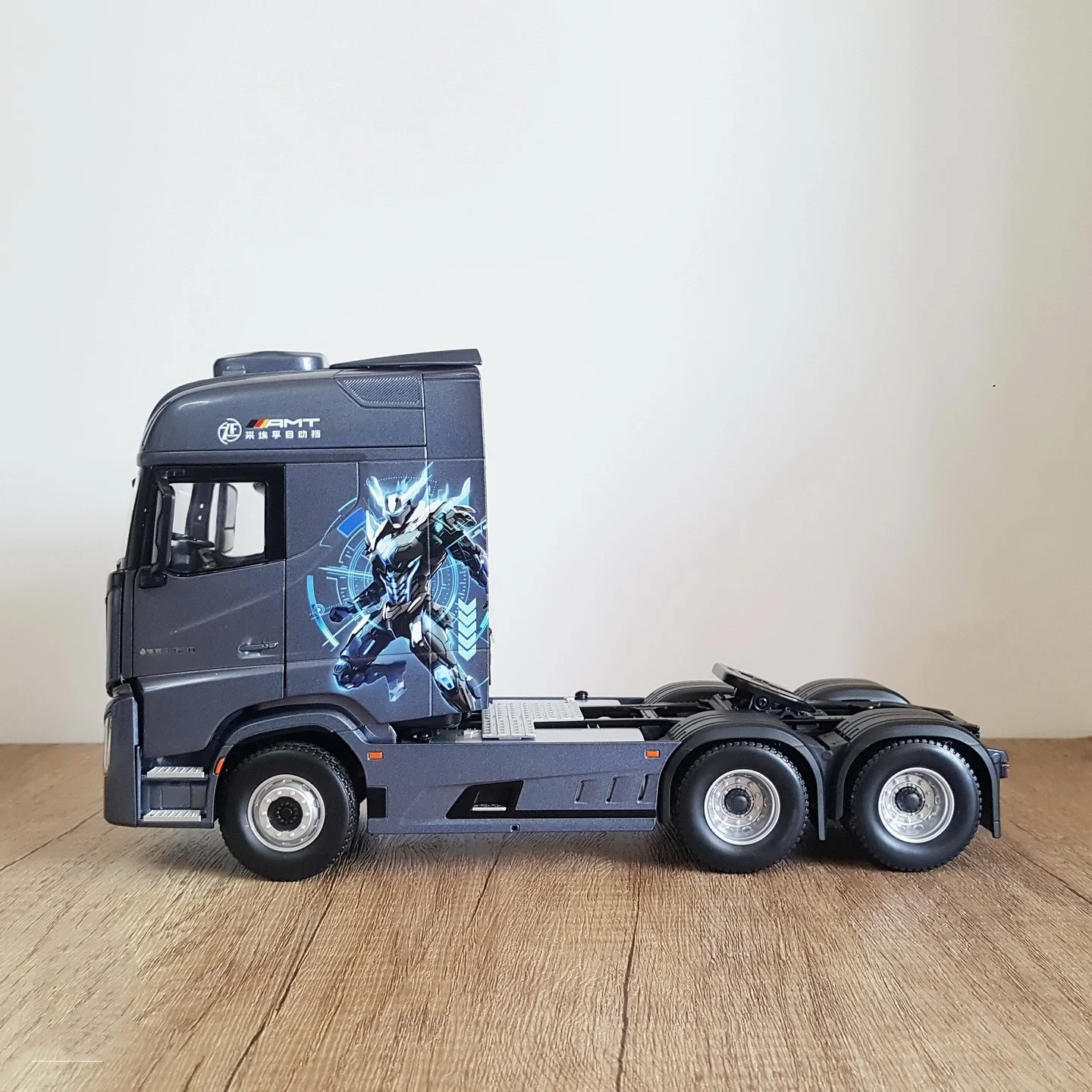 Modelo fundido a presión coleccionable, escala 1:24, Foton Auman Galaxy 7, camión con motor de combustible, vehículos de remolque, modelo de aleación, regalo de negocios