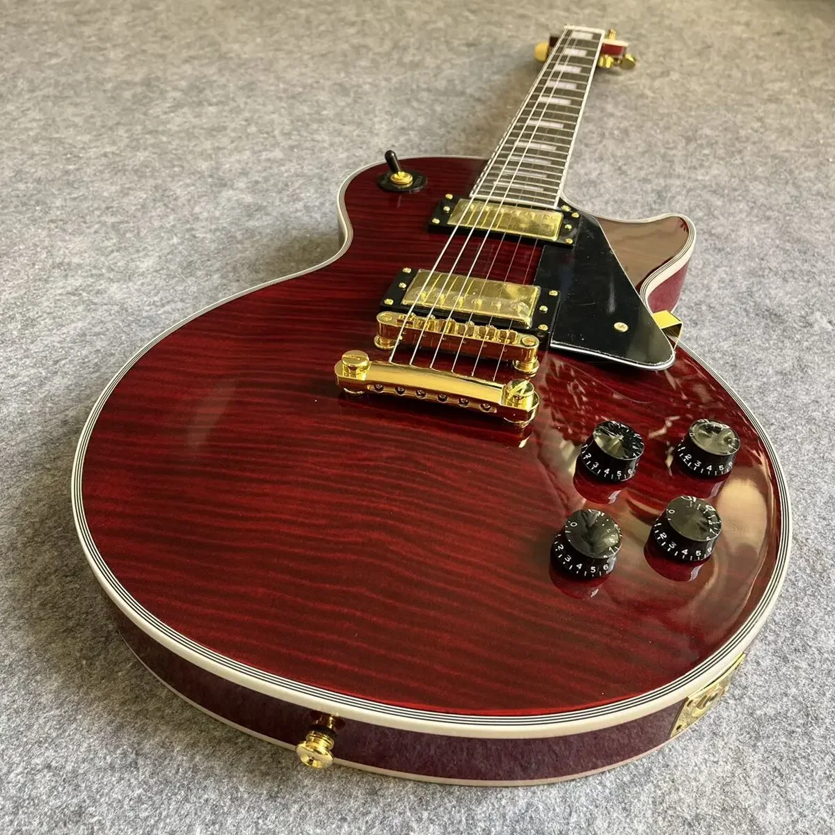 Made in China Custom Electric Guitar Red Tiger Burst Professional Guitar