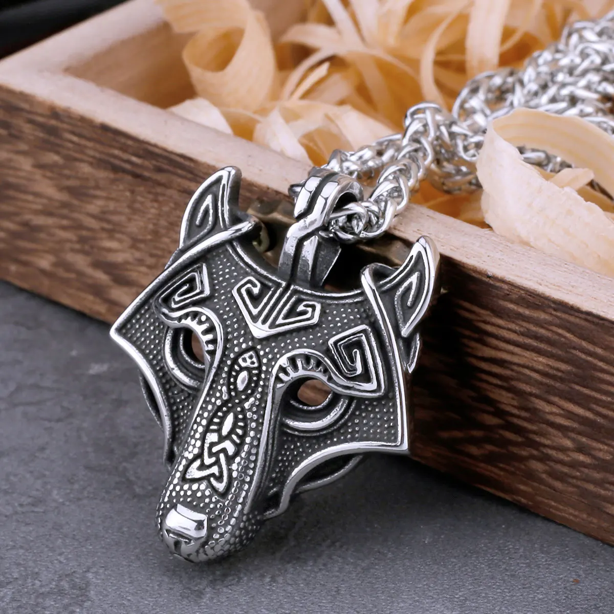 Vintage Viking Wolf Head Freki Necklace Men Stainless Steel Nordic Celtic Knot Wolf Amulet Pendant Necklace Fashion Jewelry Gift