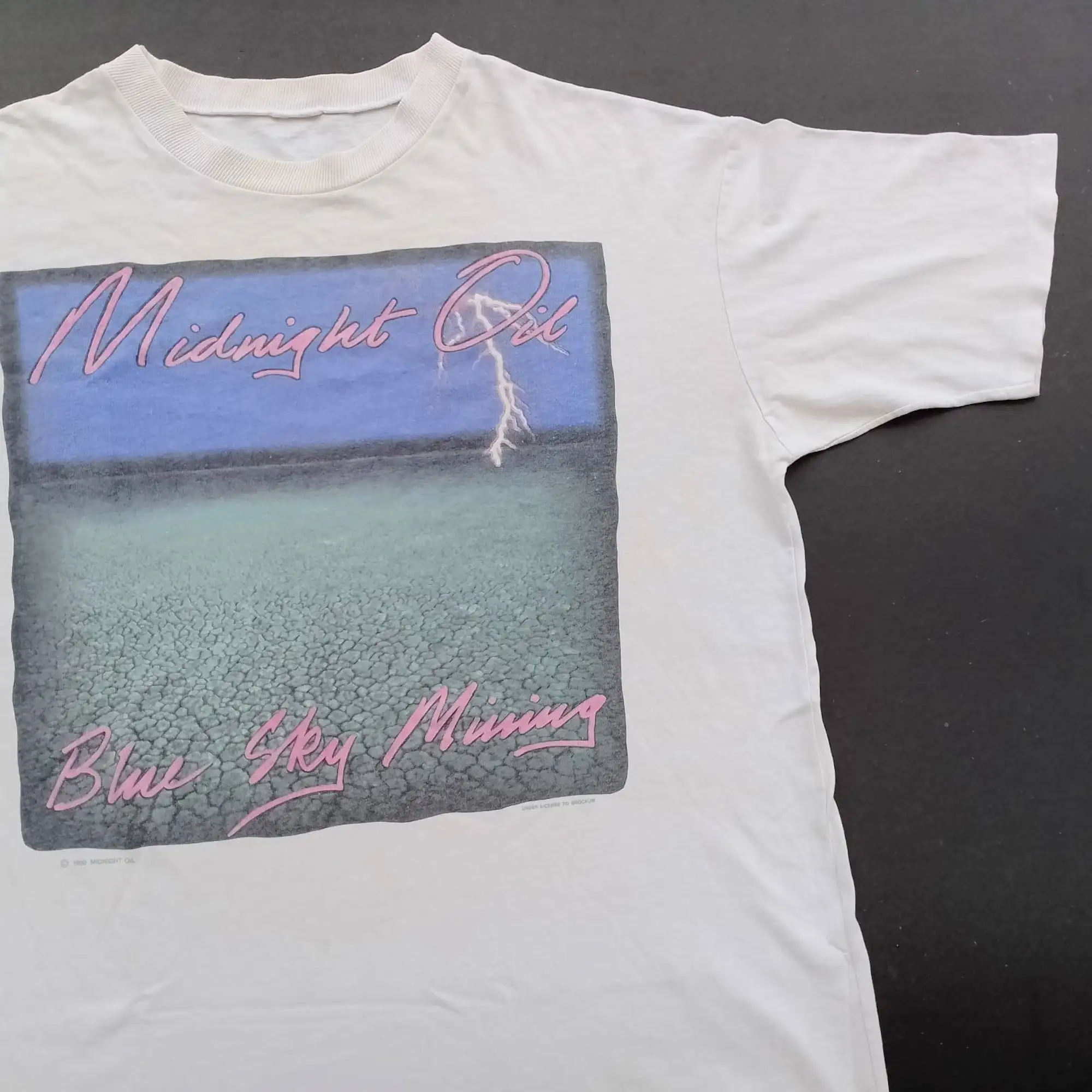 Vintage 1990 Midnight Oil Blue Sky Mining Australia and New Zealand Tour T Shirt (W 21 x L 26)