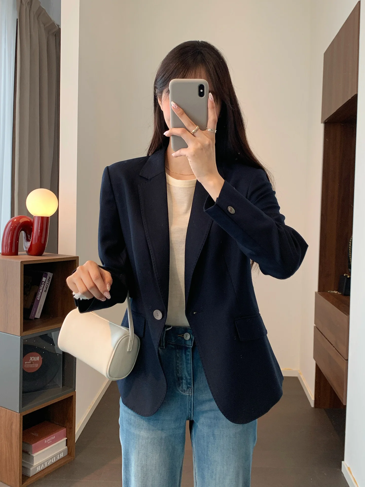 

Elegant Classic Single Button Woolen Suit Jacket Crisp Tailored Commute Fashionable Women's Standard Fit Long Sleeve Coat