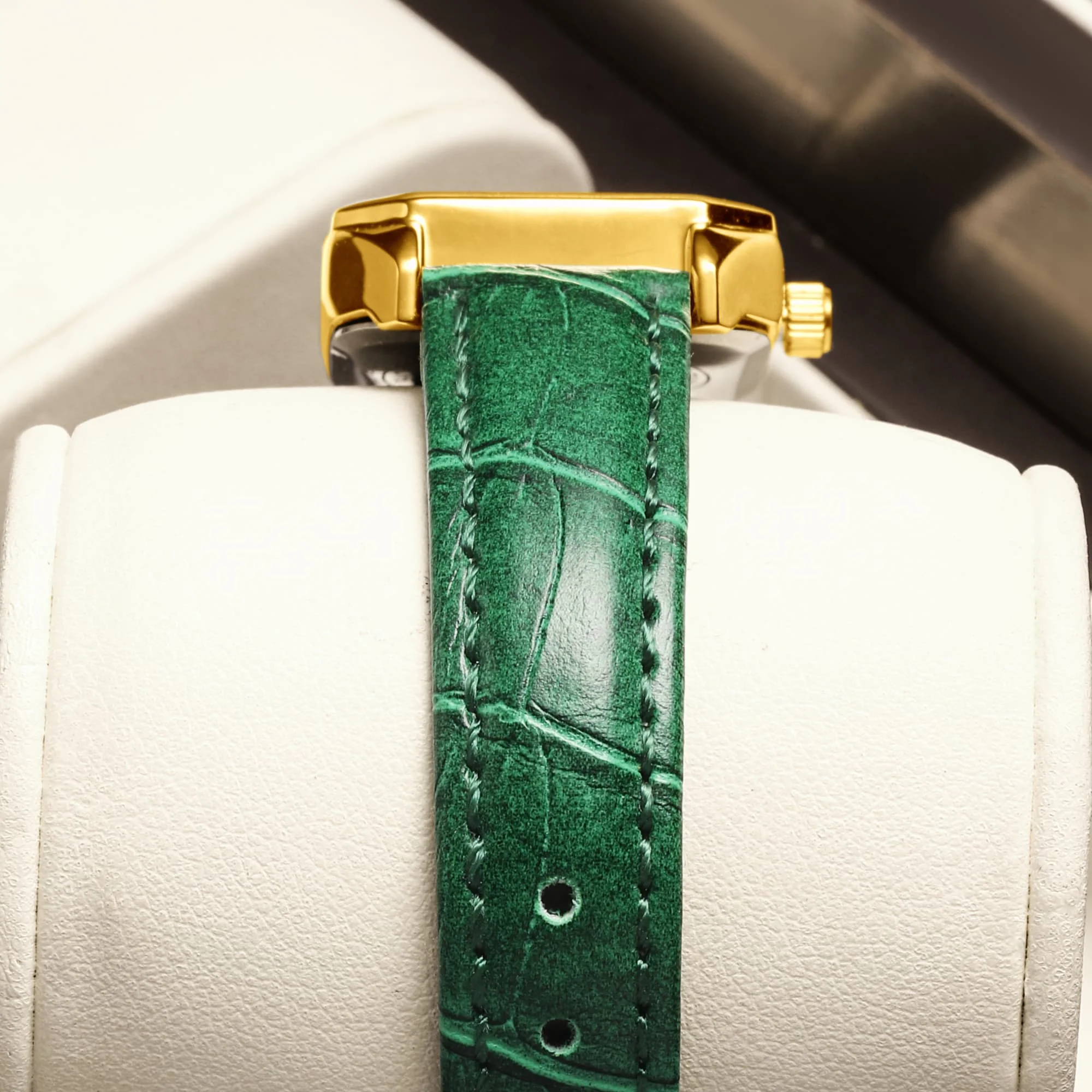 ساعة كوارتز نسائية كلاسيكية من العلامة التجارية YaLaLuSi، تصميم فاخر بخيوط، حزام جلدي أنيق، هدية مثالية للنساء