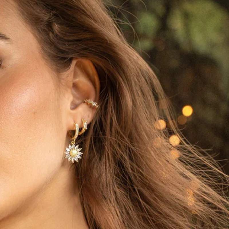 

925 Silver Needle Micropaved zircon Sunflower/Little Daisy Pendant Hoop Earrings For Women Temperament Luxurious Wedding Jewelry