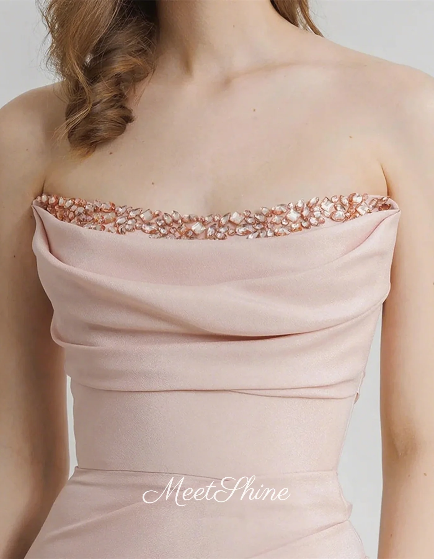 Elegant สีชมพู Strapless ชุดราตรีตรง Graceful Stain แขนกุดลูกปัดจีบงานแต่งงานอย่างเป็นทางการชุดพรหมที่กําหนดเอง