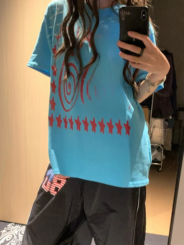 カジュアルなアメリカンスタイルのゆったりとしたプリント入りTシャツ、女性用、夏の最新作、シンプルでトレンディなブルーのカップル向けトップス