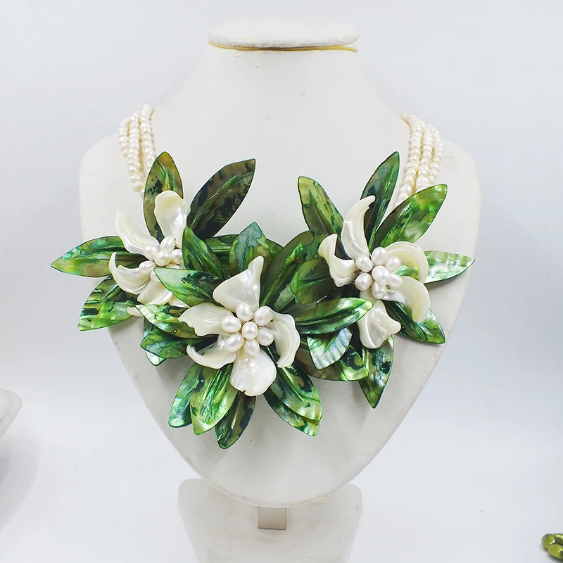 new !! Latest Design Shell Flowers Wedding Crystal Necklace Women Fashion Necklace 20\