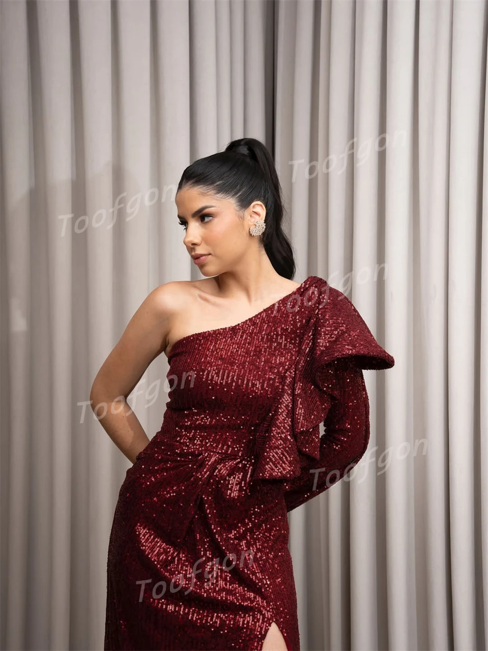 Toofan Glitzernde Pailletten-Spitze-Meerjungfrau-Abschlussballkleider, maßgeschneidert, einschultriges, hochgeschlitztes formelles Party-Abendkleid, Geburtstagskleidung