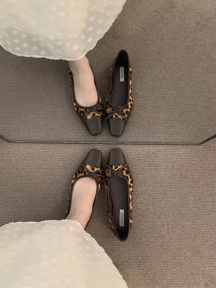 Damen Loafer mit eckiger Zehenpartie und Schleife, flache Schuhe im französischen Stil, weiche Sohle, flache Slip-Ons für Freizeit, Büro, bequeme Fahrschuhe – Detail 10