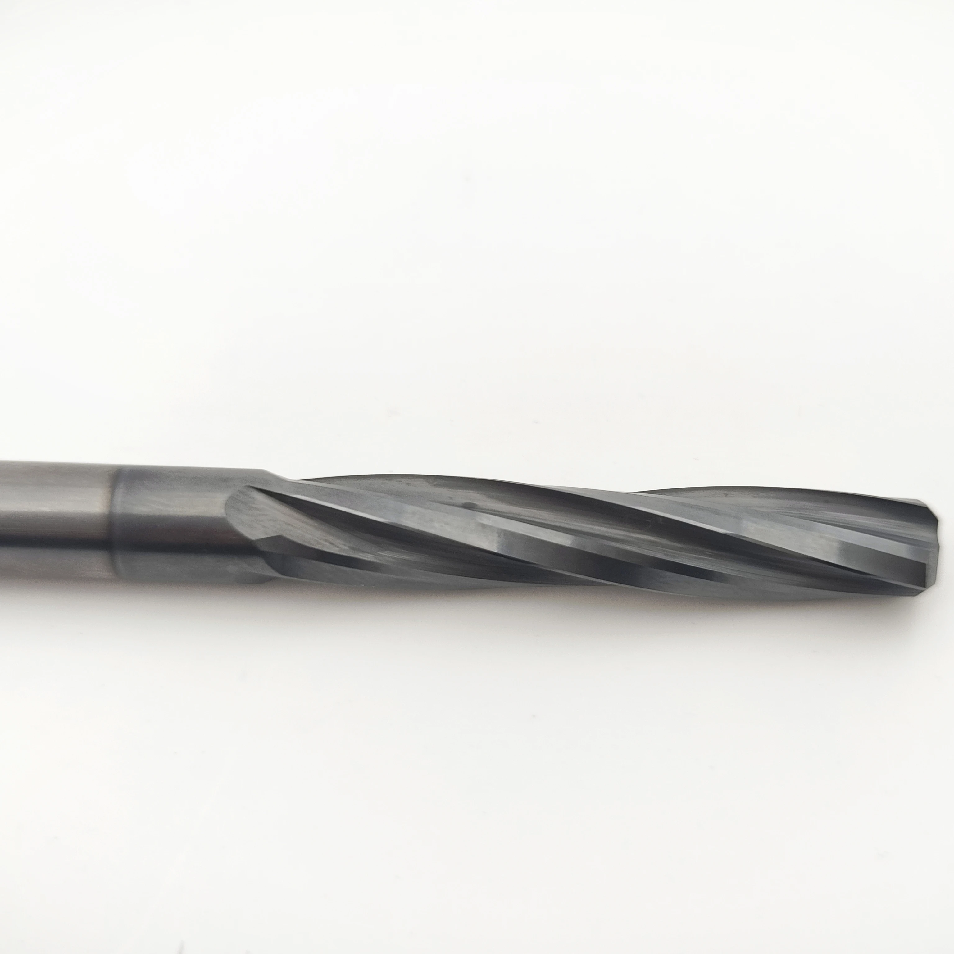 Customized 4 Flutes Spiral Machine Carbide Reamer for Carbon Steel